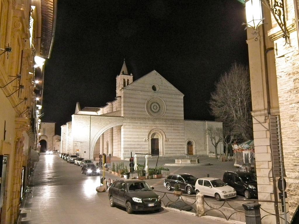 Suite Umberto I Ассизи Экстерьер фото